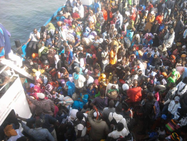 PHOTOS - Images regardez comment les gambiens fuient leur pays