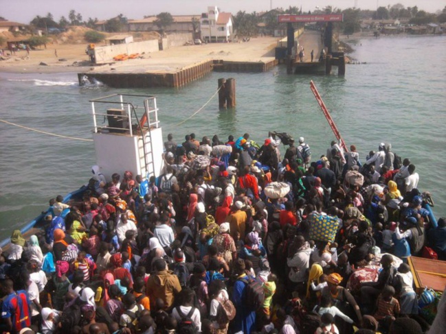 PHOTOS - Images regardez comment les gambiens fuient leur pays