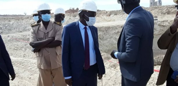 Oumar Sarr félicite et met la pression sur la cimenterie Dangote Oumar Sarr félicite et met la pression sur la cimenterie Dangote