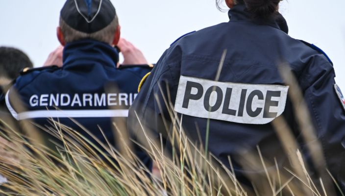 France : un policier organise une fête pendant le confinement et agresse les gendarmes venus y mettre fin
