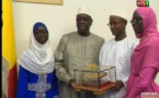 Vidéo: Macky Sall offre 10 millions à Mouhamadou Moudjitaba Diallo, Mame Diarra NGOM et Ndombour Séne chacune 5 millions…Regardez